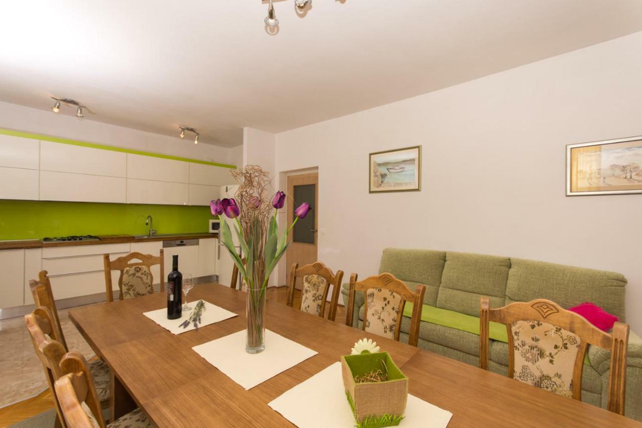 Apartman Domić Slatine Bagian luar foto