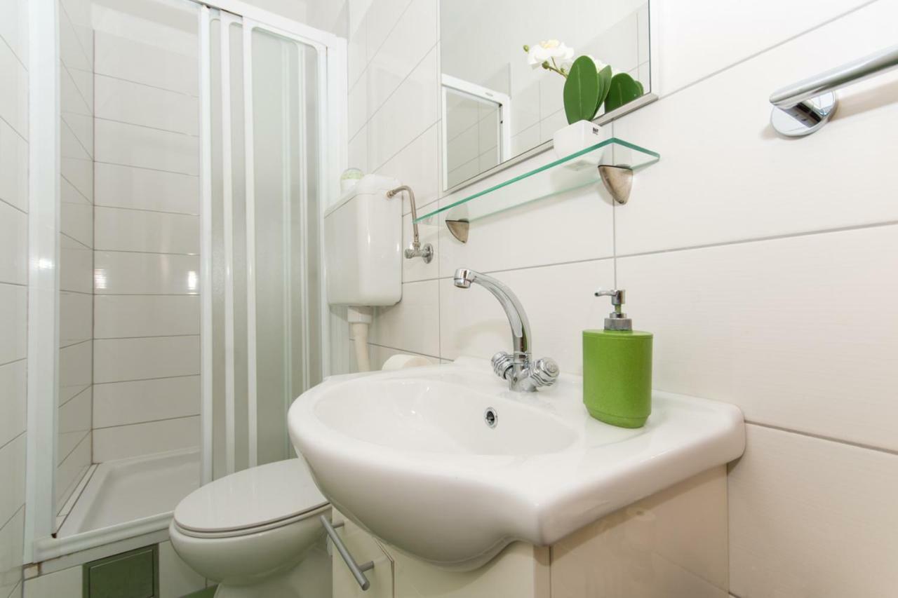 Apartman Domić Slatine Bagian luar foto