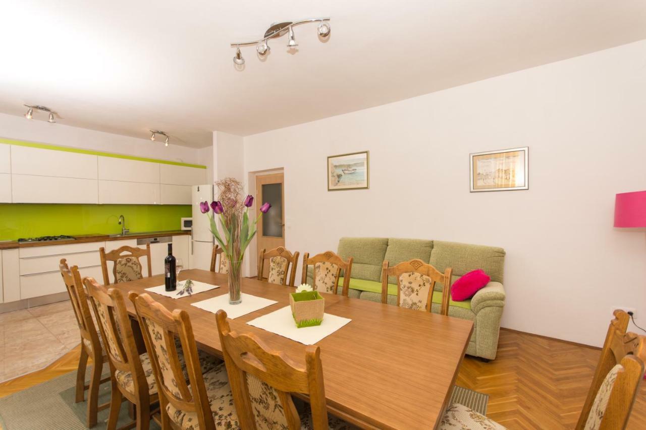 Apartman Domić Slatine Bagian luar foto