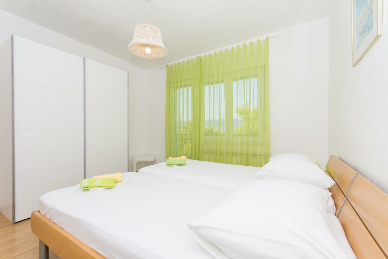 Apartman Domić Slatine Bagian luar foto