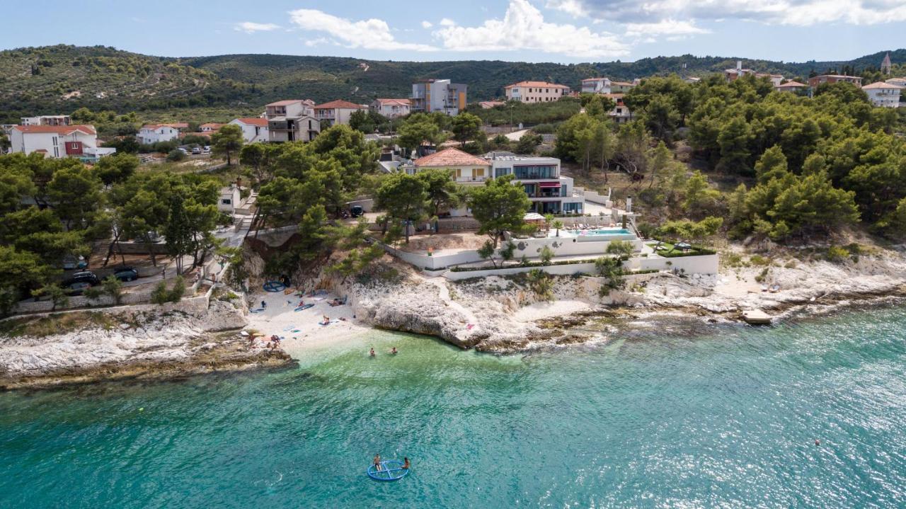 Apartman Domić Slatine Bagian luar foto